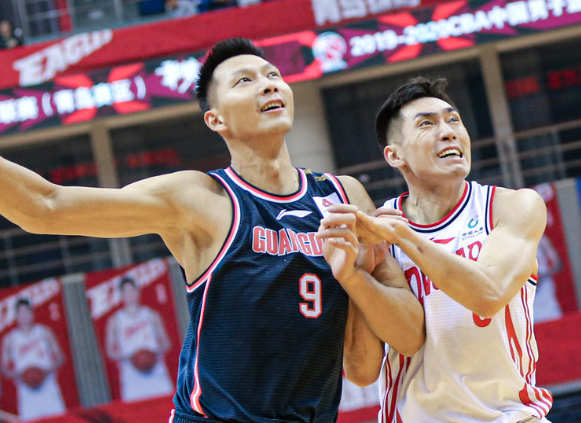 山西队以团队合作，顽强抵抗对手