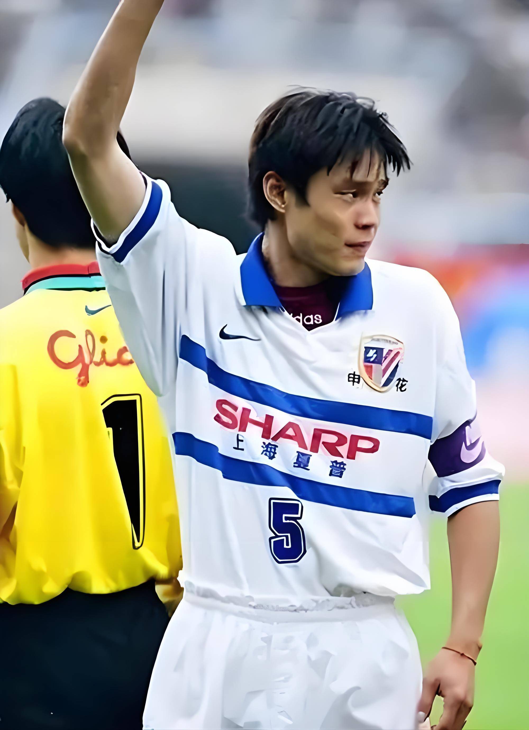 中超球员技术娴熟，被誉为国内足坛新生代