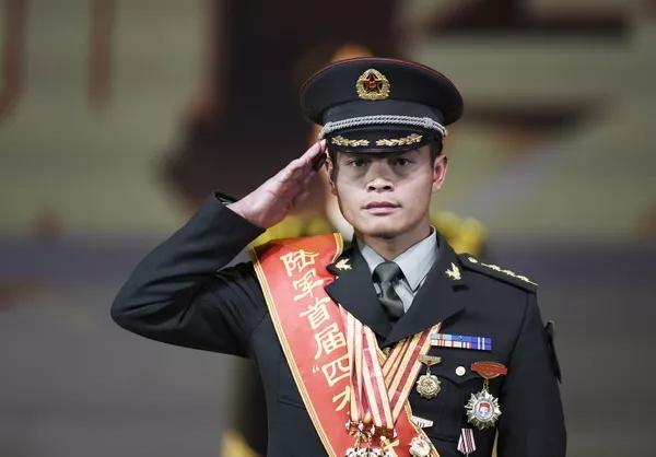 热血沸腾，战斗至死，高唱胜利之歌