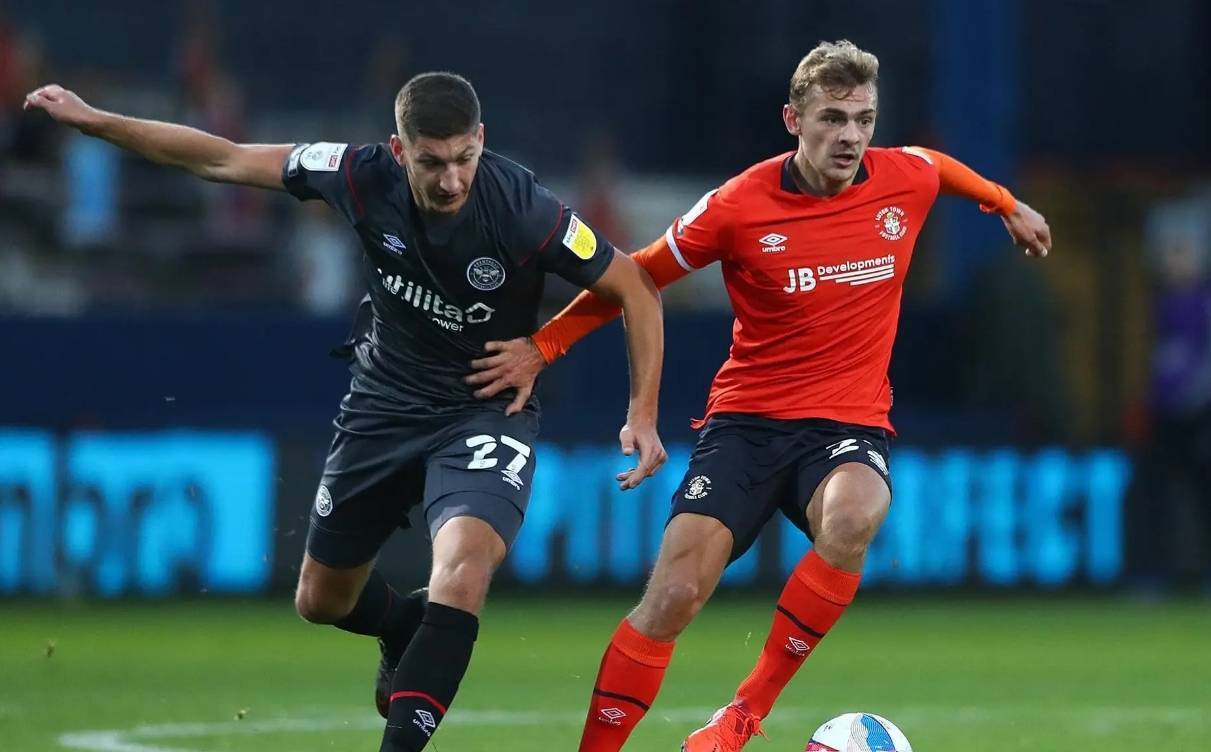 包含科尔多瓦主场告负，跌入积分榜后半段的词条