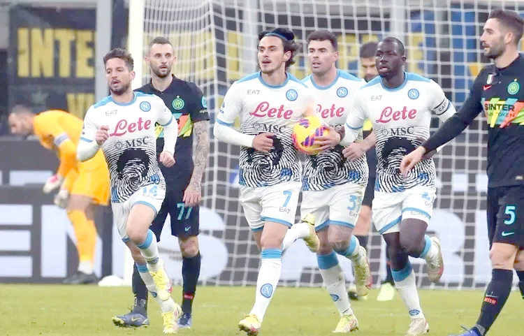 那不勒斯对抗佛罗伦萨：双方势均力敌