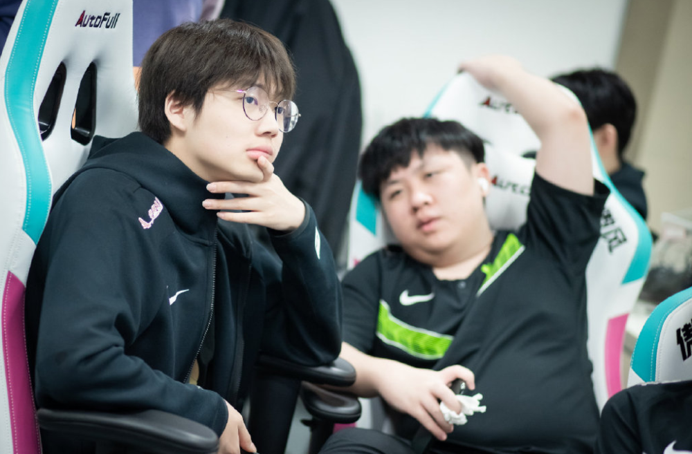 HLE血洗LGD,Scout开启传奇时刻激烈交锋半决赛,留下经典瞬间 HLE血洗LGD,Scout开启传奇时刻激烈交锋半决赛,留下经典瞬间