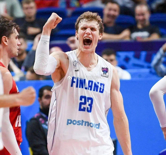 芬兰队历史性首次参加欧洲杯小组赛