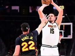 黄蜂客场逆转掘金，终结对手连胜