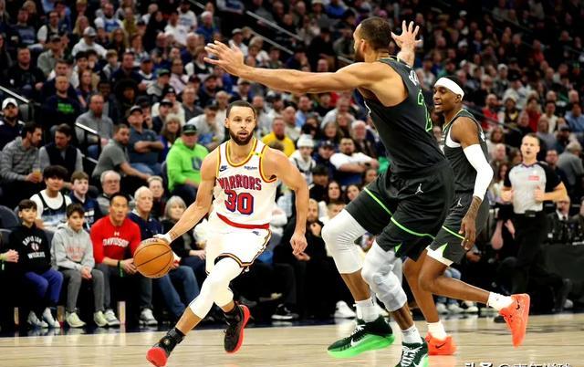 开拓者队战胜鹈鹕，球队状态回升备战下一场比赛的简单介绍