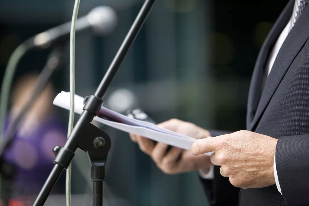 SHR力克TL,Jankos线上压制力十足强强对话小组赛,点燃全场激情 SHR力克TL,Jankos线上压制力十足强强对话小组赛,点燃全场激情