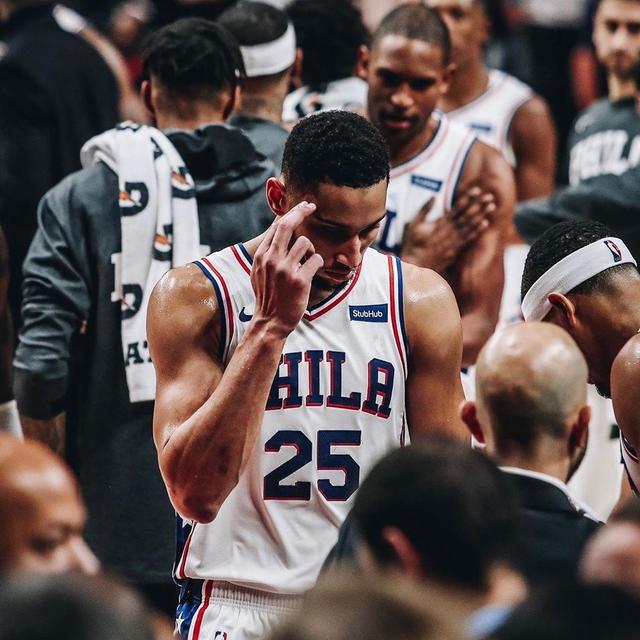 76人不敌公牛,西蒙斯手感低迷无法带领球队赢球 76人不敌公牛,西蒙斯手感低迷无法带领球队赢球