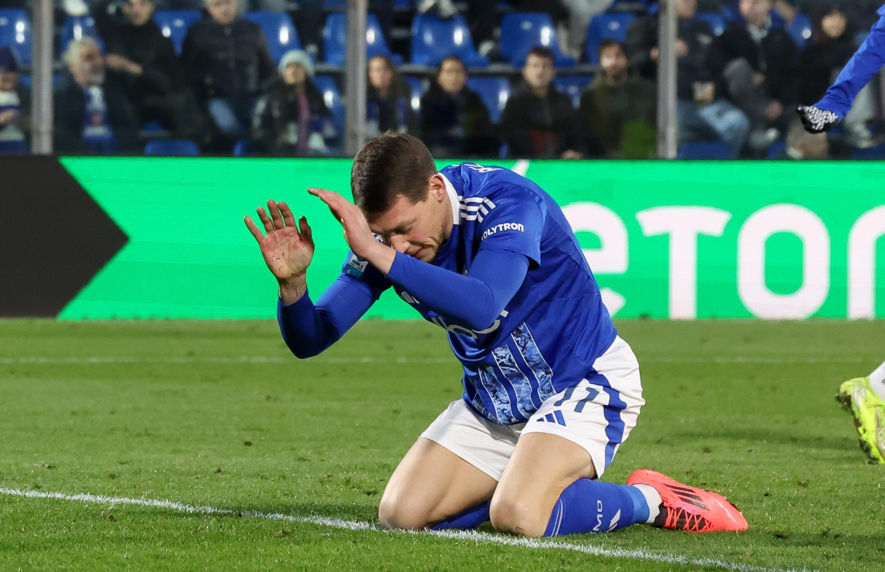 意甲球队新援积极融入战队，上演表现神勇