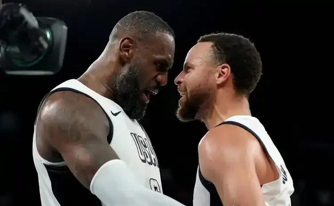 广东队碾压辽宁队，库里统治全场