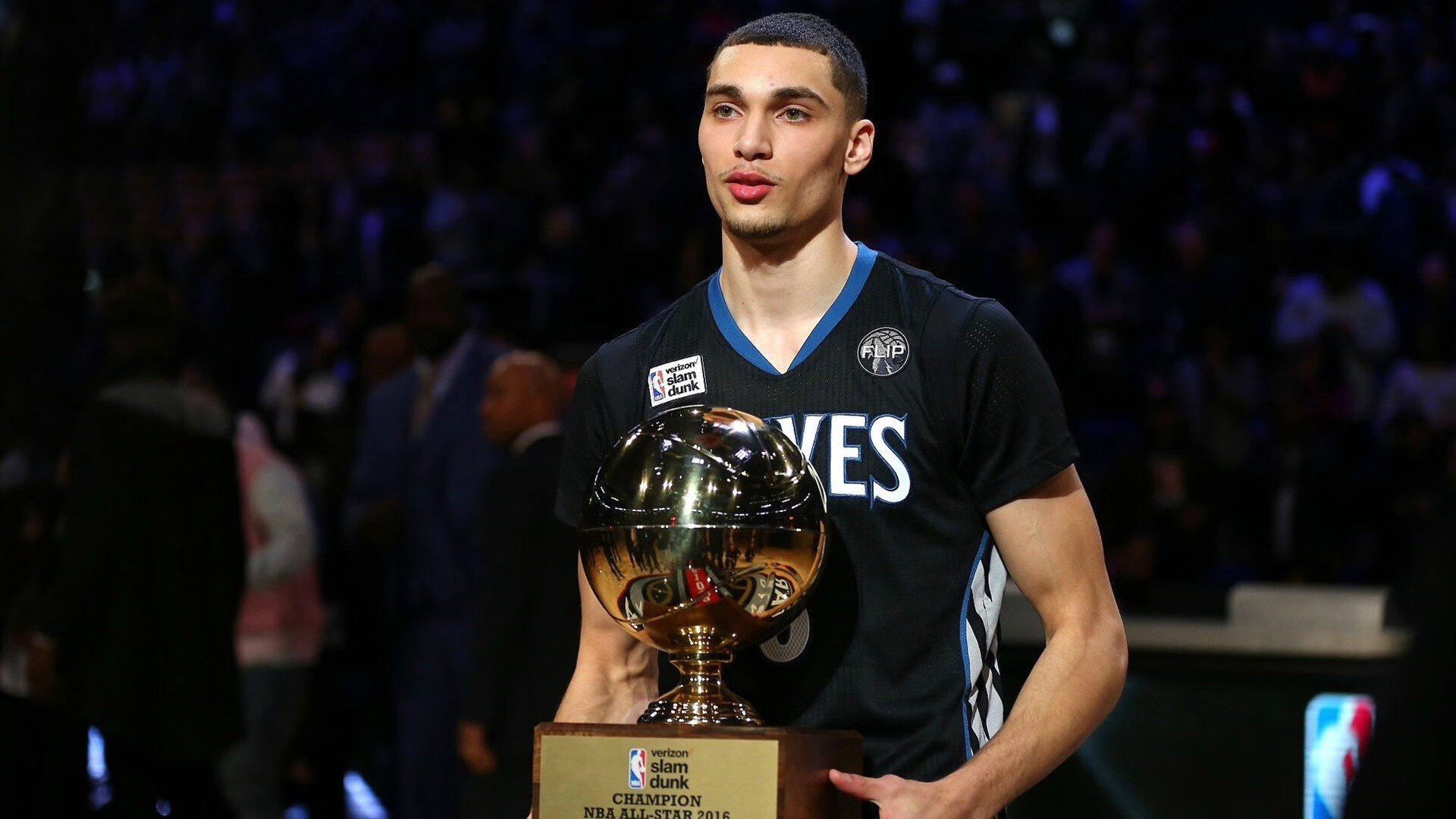 独行者的终场绝杀，伊布一球定乾坤，曼城撕裂法兰西铁幕